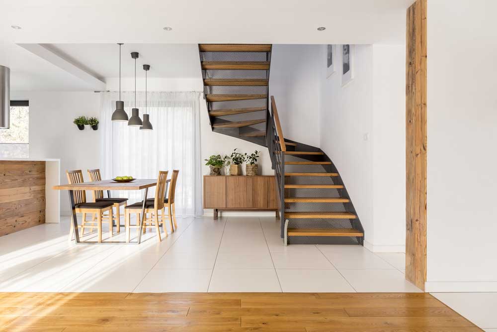Stijlvol: de moderne houten trap in huis