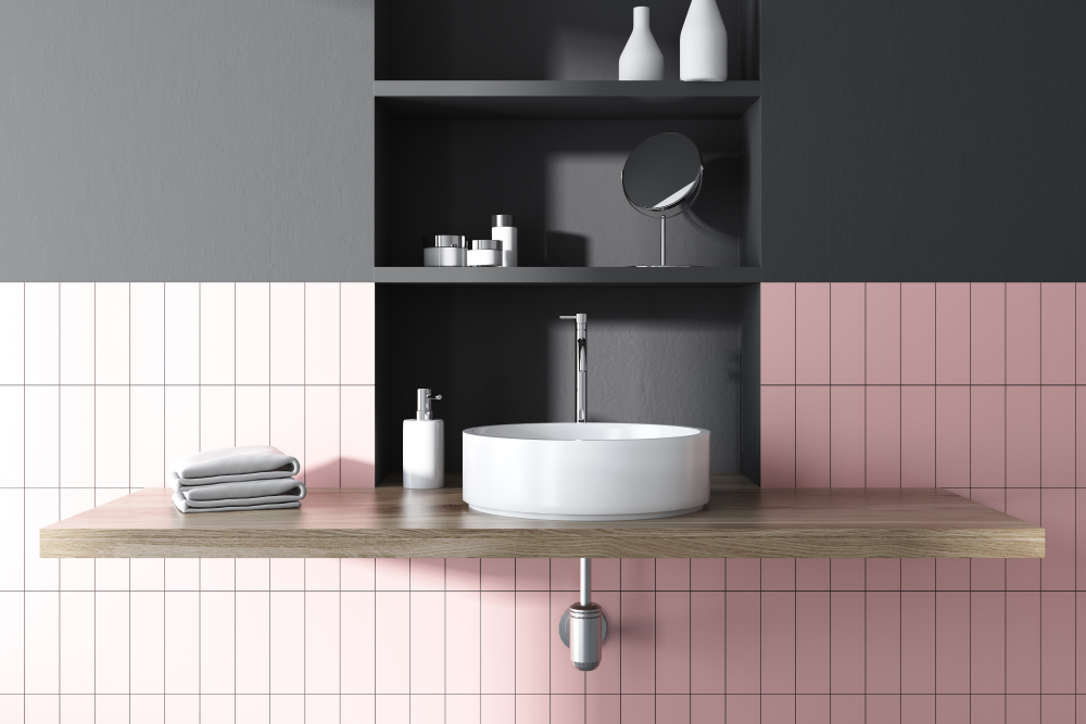 Roze in de badkamer: uniek en opvallend