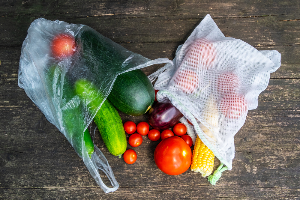 Minder plastic gebruiken: zakjes in de supermarkt