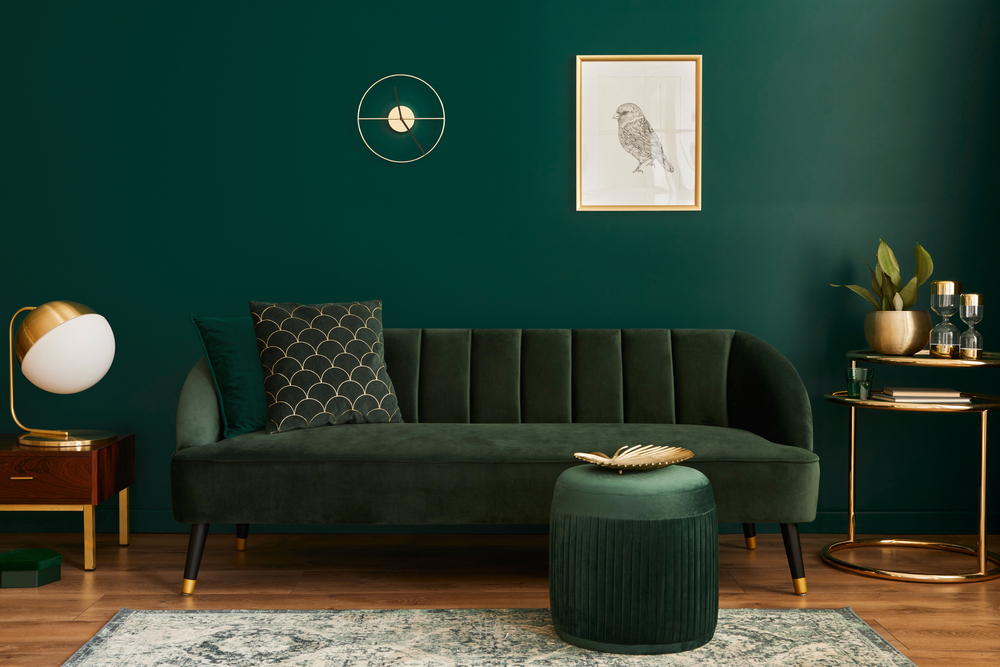 Velvet meubels: groene bank van fluweel