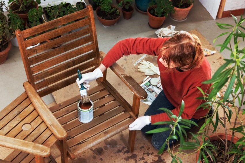 3 tips om je houten tuinmeubilair te onderhouden
